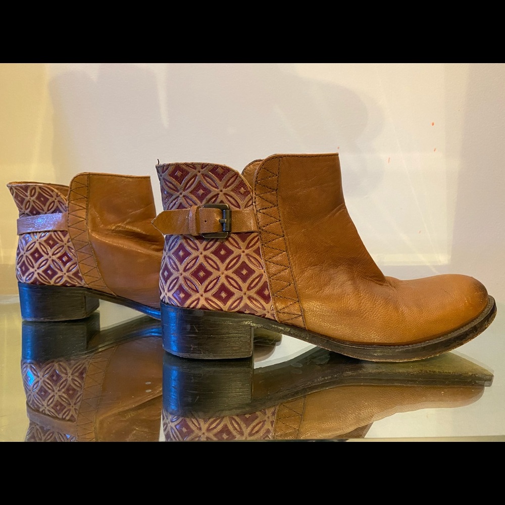 Jasper & Jeera (Anthro) Caravan Tile Ankle Booties